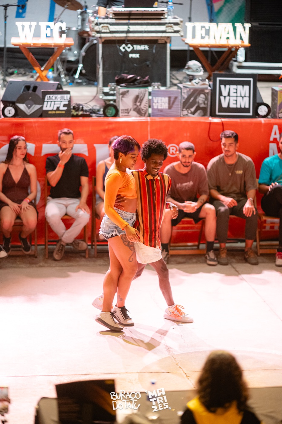 Casal competindo no Torneio de Forró Dança do Festival Matrizes em Itaúnas